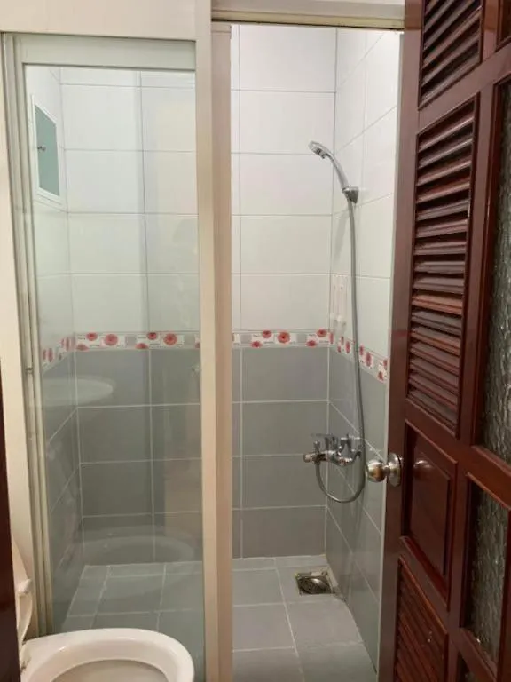 Duc Long Hotel - 60 Cong Hoa, Q. Tan Binh - By Bay Luxury Ho Chi Minh City 0*,  Vietnam