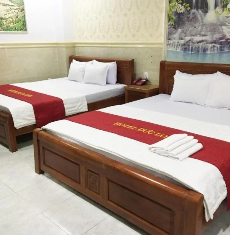 Duc Long Hotel - 60 Cong Hoa, Q. Tan Binh - By Bay Luxury ホーチミン市 0*,  ベトナム