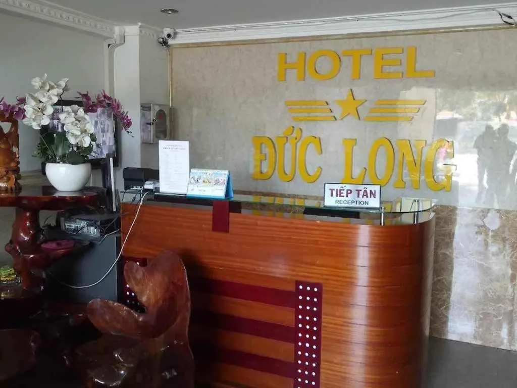 Duc Long Hotel - 60 Cong Hoa, Q. Tan Binh - By Bay Luxury ホーチミン市
